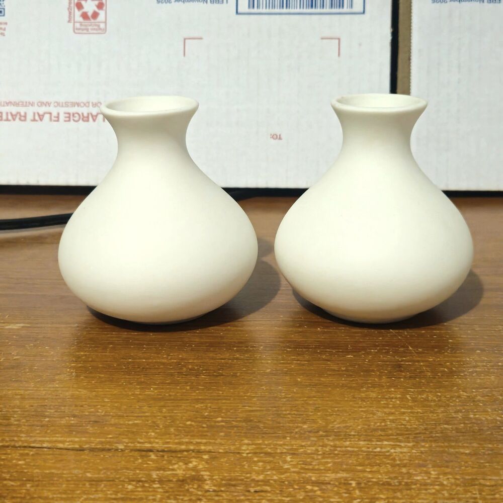 Set of 2 Small Ceramic Vases - 4" tall, Very Good Cond